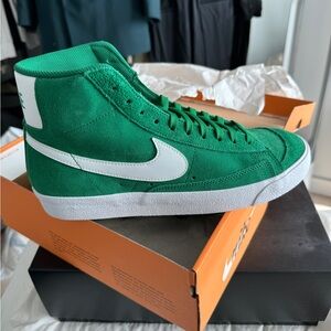 Nike Blazer Mid '77 Suede Pine Green & White